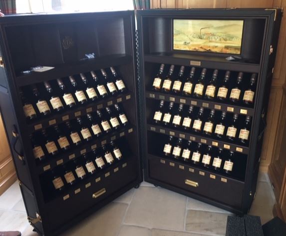 Glenfarclas Family Cask 1954 - 2003 Trunk 50,61° x 20cl (R) GBX x1