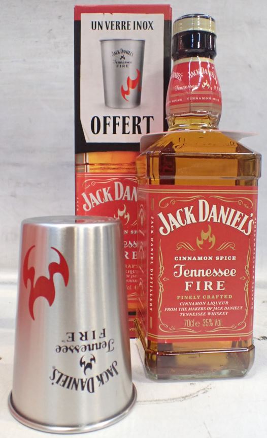 Jack Daniel's Fire + 1 metal glass 70cl 35° (R) GBX x6